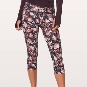 Lululemon Fast & Free 19” crop floral
